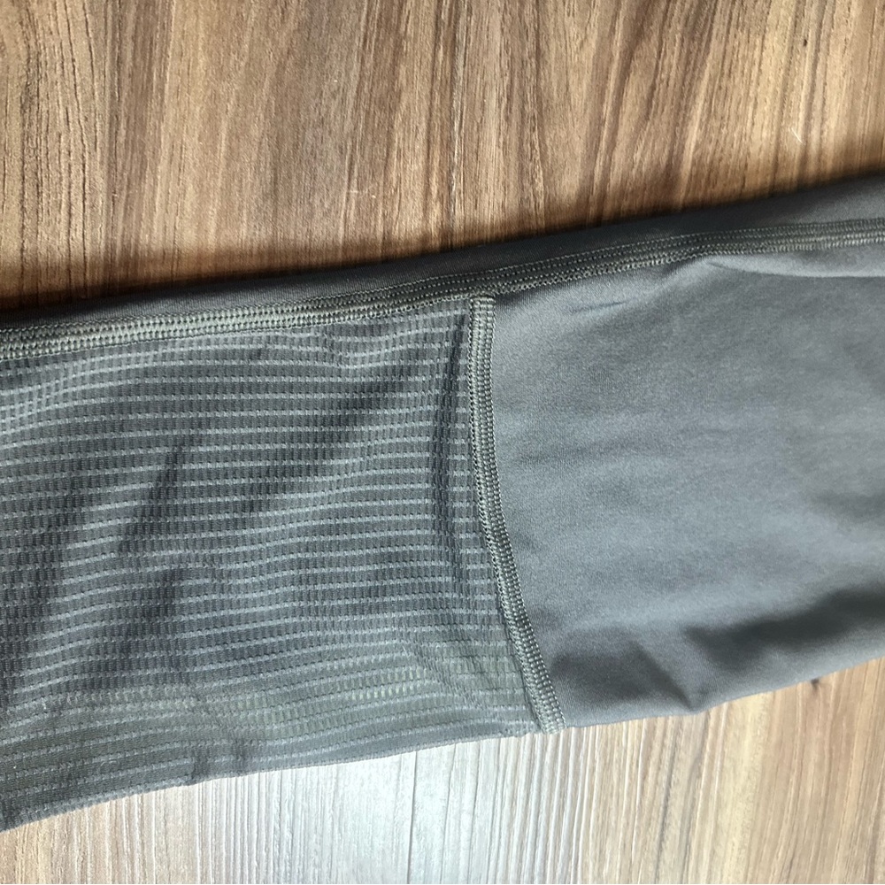 Under Armour HeatGear Compression Capri Leggings Gray Neon Green Women’s Large - Picture 9 of 12